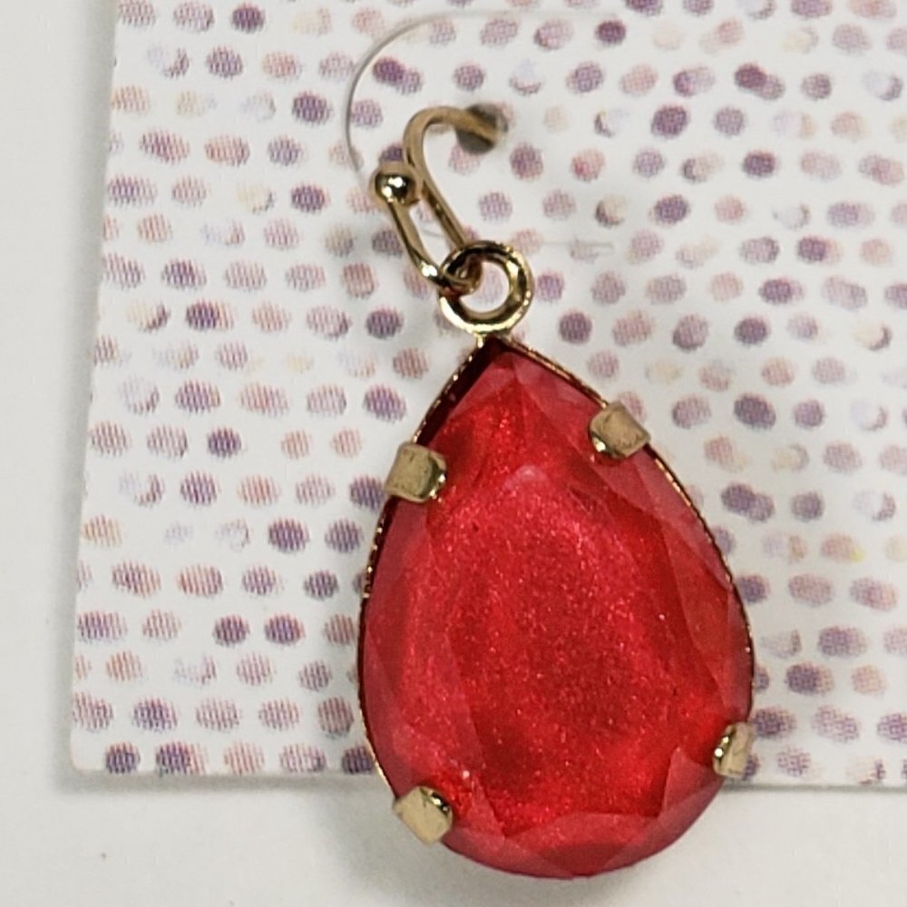 Elegant Pink Teardrop Dangle Earrings – Gold-Tone Statement - Women's Jewelry - Picture 4 of 9